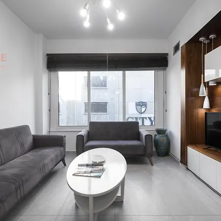 Leon, Nilie Premium Hospitality Mgmt Tesalónica