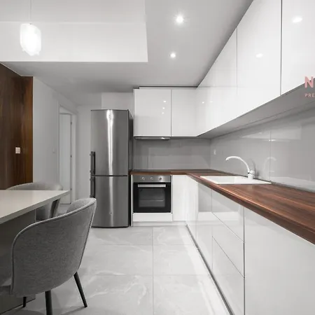 Leon, Nilie Premium Hospitality Mgmt